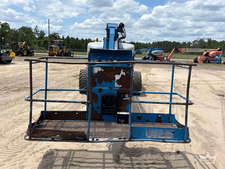 2013-genie-z-80-80ft-4x4-articulating-boom-lift-image-46
