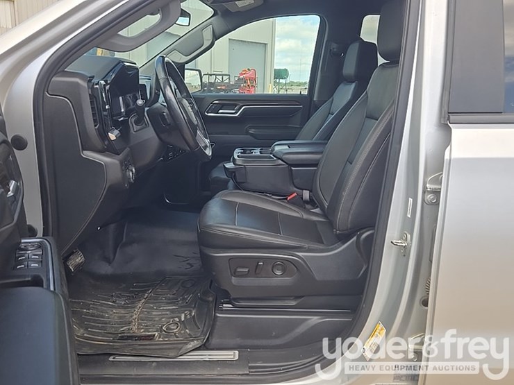 2022-chevrolet-1500-image-29