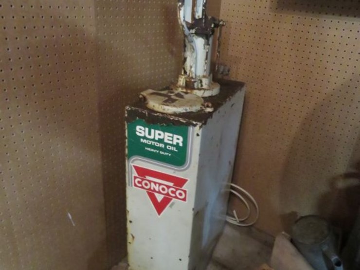 lubster-with-conoco-plates-image-3