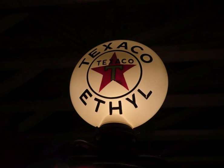 fry-"mae-west"-upright-visible-gas-pump-with-rare-texaco-ethyl-globe-image-13