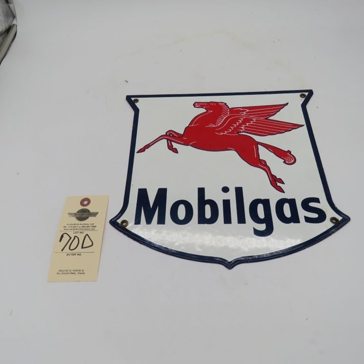 Mobil Gas Porcelain Pump Plate