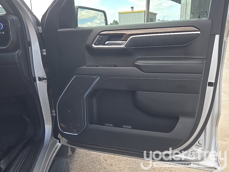 2022-chevrolet-1500-image-31
