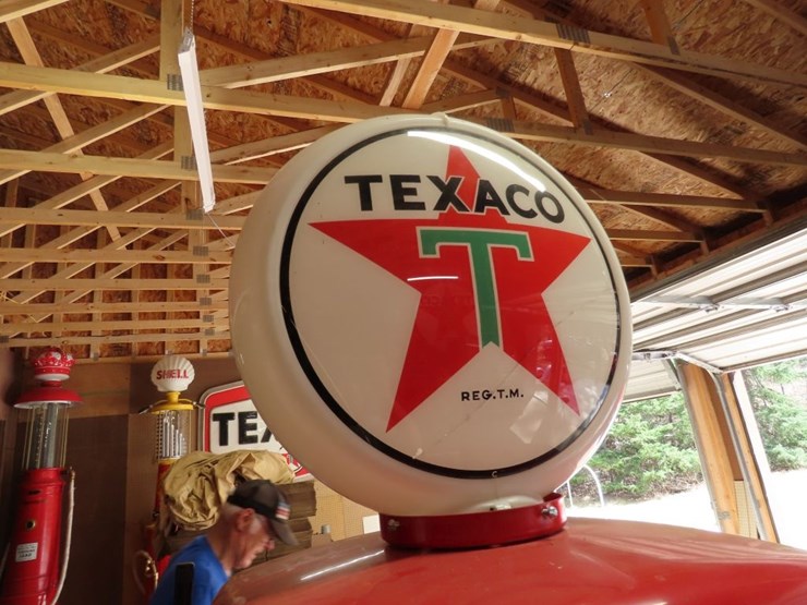 tokheim-double-sided-restored-computing-gas-pump-with-texaco-globe-image-9