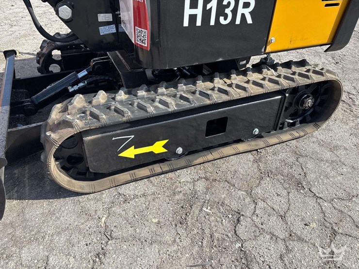 2026-cfg-industrial-h13r-mini-excavator-image-10