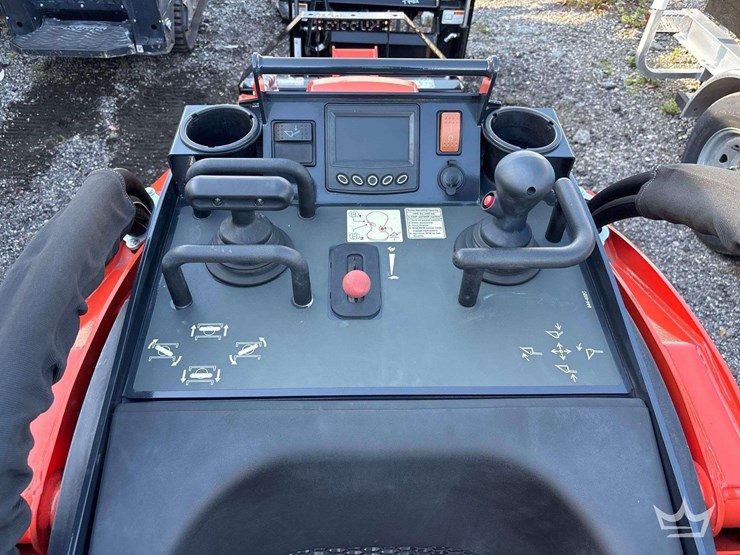 2024-kubota-scl1000-image-29