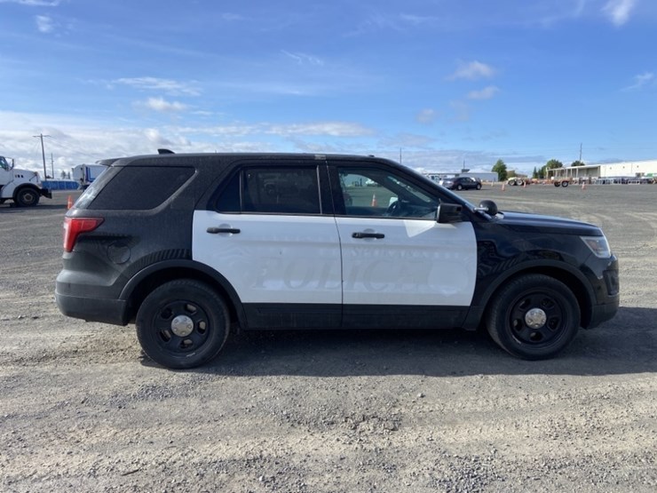 2017-ford-explorer-image-6