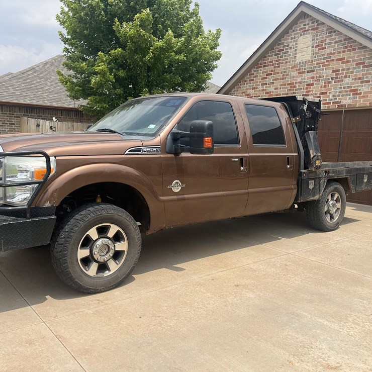 2011 FORD F250 LARIAT
