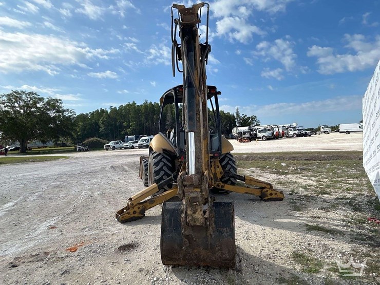 2014-caterpillar-420f-image-37