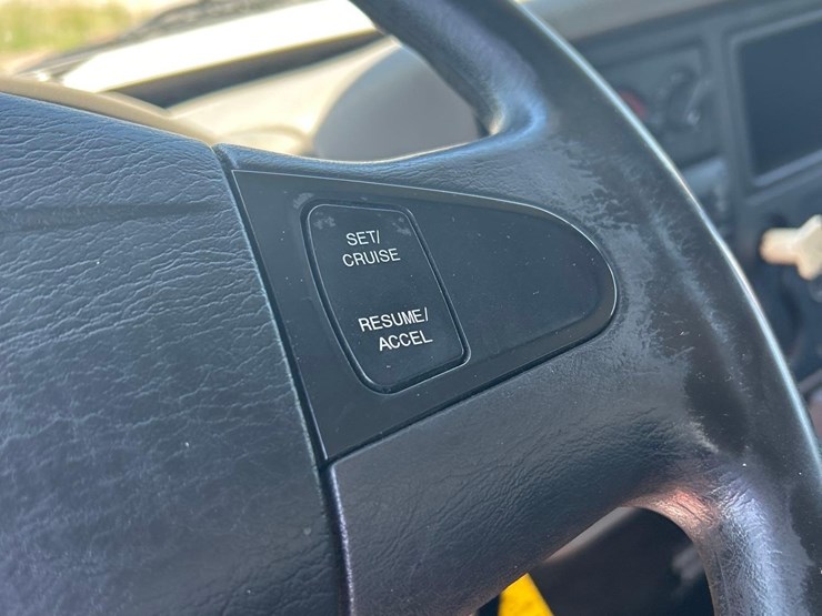 2010-international-durastar-4400-image-37