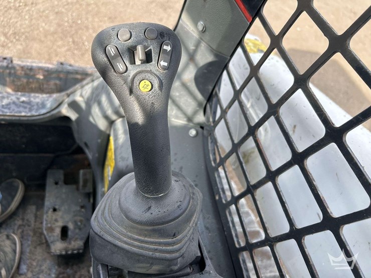 2021-bobcat-t62-image-19