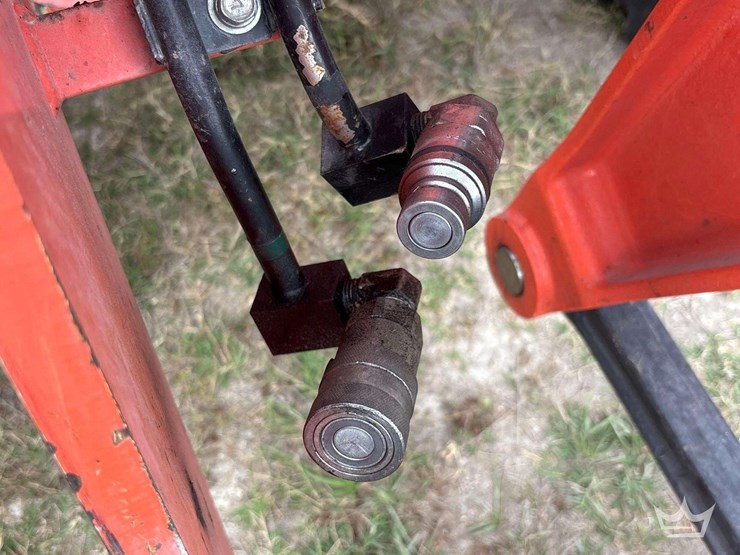 2023-kubota-r430-image-11