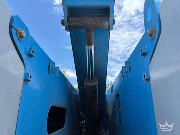 2013-genie-z-80-80ft-4x4-articulating-boom-lift-image-9