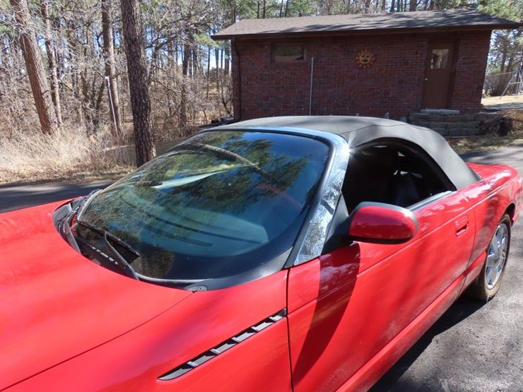 2003-ford-thunderbird-roadster-image-13