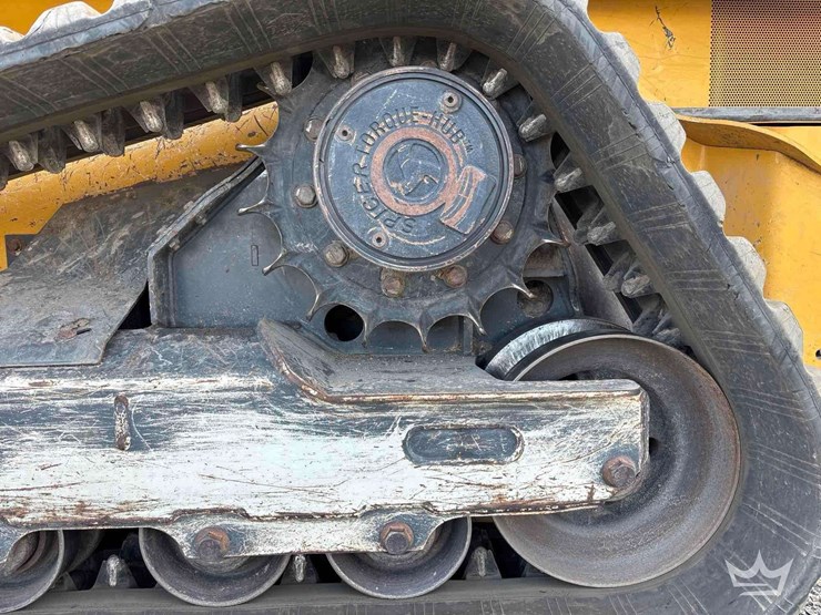 2022-deere-333g-image-36