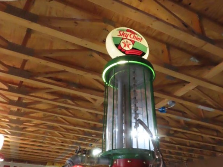 g&b-upright-visible-10-gallon-gas-pump-with-milk-glass-sky-chief-globe-image-4