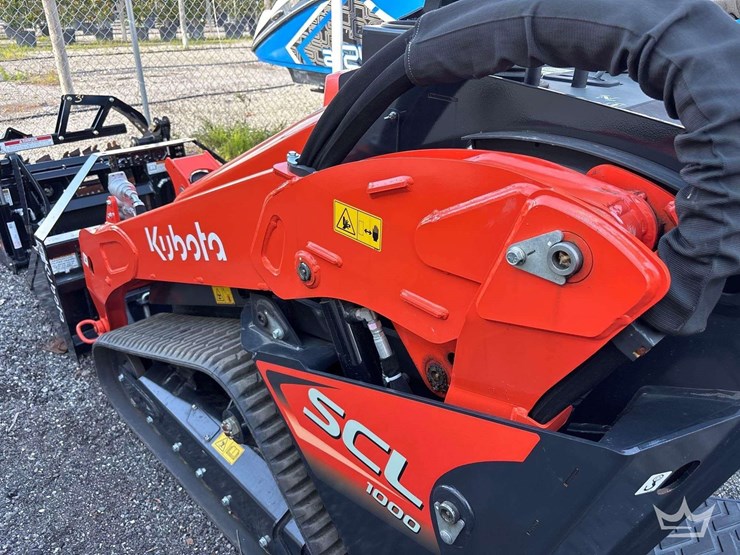 2024-kubota-scl1000-image-12