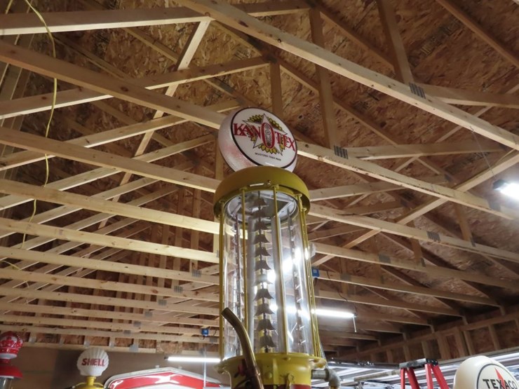 butler-upright-visible-10-gallon-gas-pump-with-kanotex-glass-globe-image-6