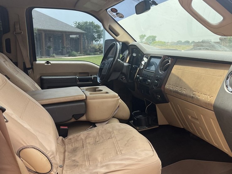 2011-ford-f250-lariat-image-13