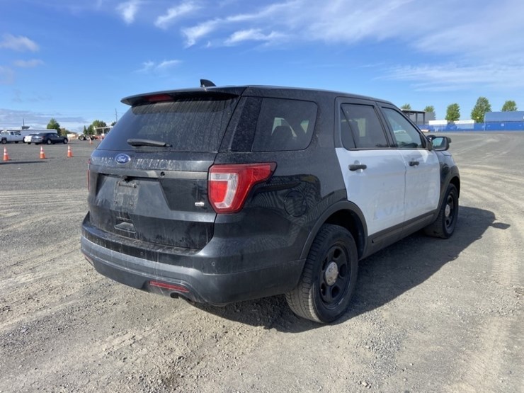 2017-ford-explorer-image-5