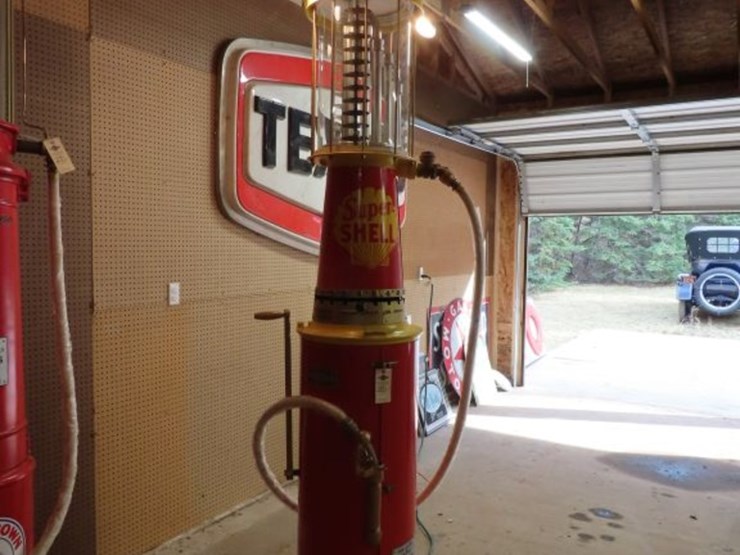 correct-measure-company-10-galloon-upright-visible-gas-pump-with-shell-milk-glass-globe-image-6