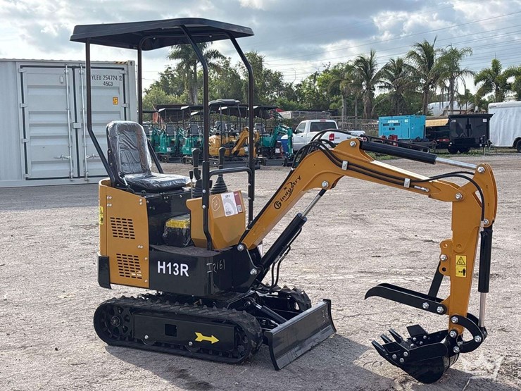 2026-cfg-industrial-h13r-mini-excavator-image-2