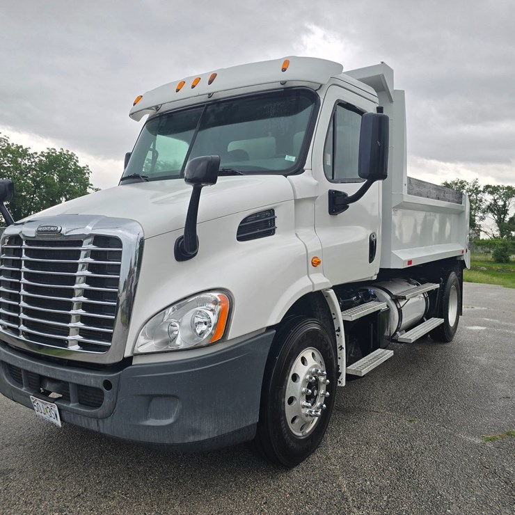 2015 FREIGHTLINER CASCADIA 113