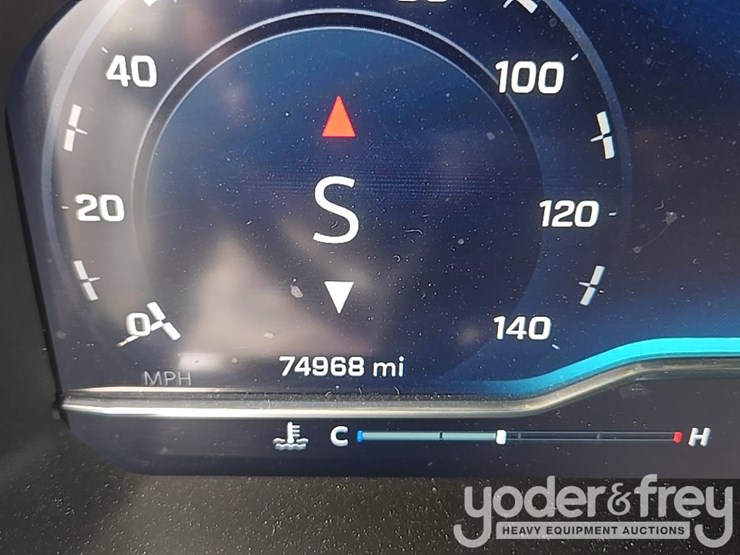 2022-chevrolet-1500-image-42