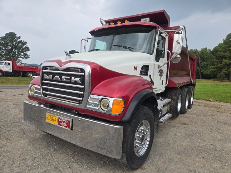#24355-•-2004-mack-cv713-granite-dump-truck-image-1