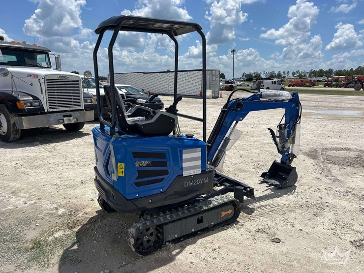 2026-cfg-industrial-dm20ym-mini-excavator-image-3