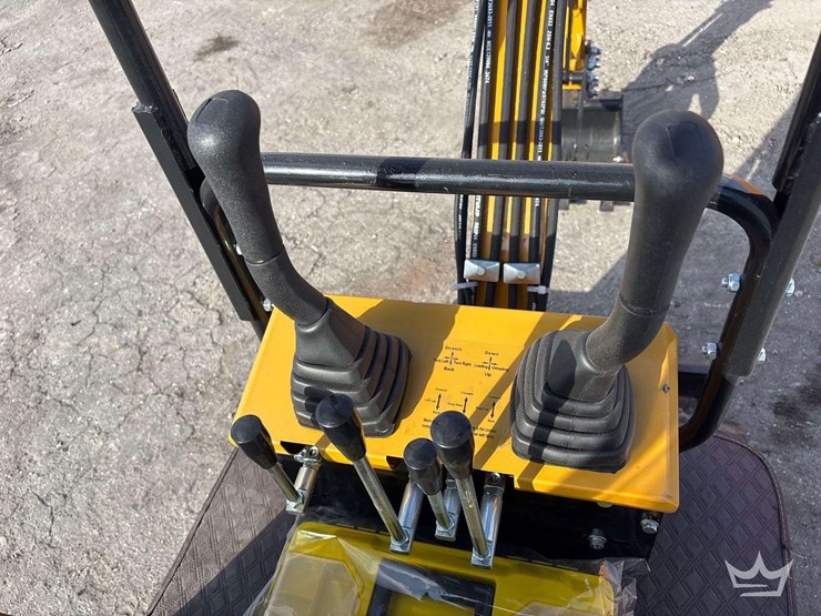 2026-cfg-industrial-h13r-mini-excavator-image-11