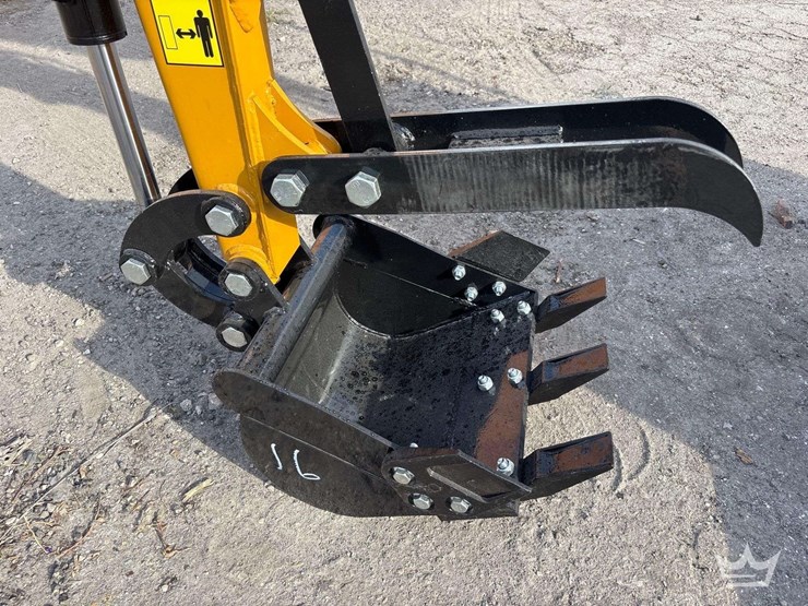 2026-cfg-industrial-h13r-mini-excavator-image-5
