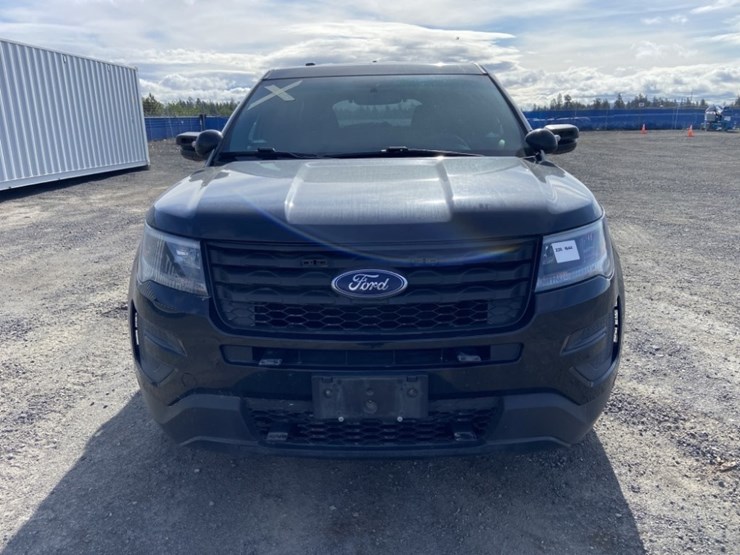2017-ford-explorer-image-8