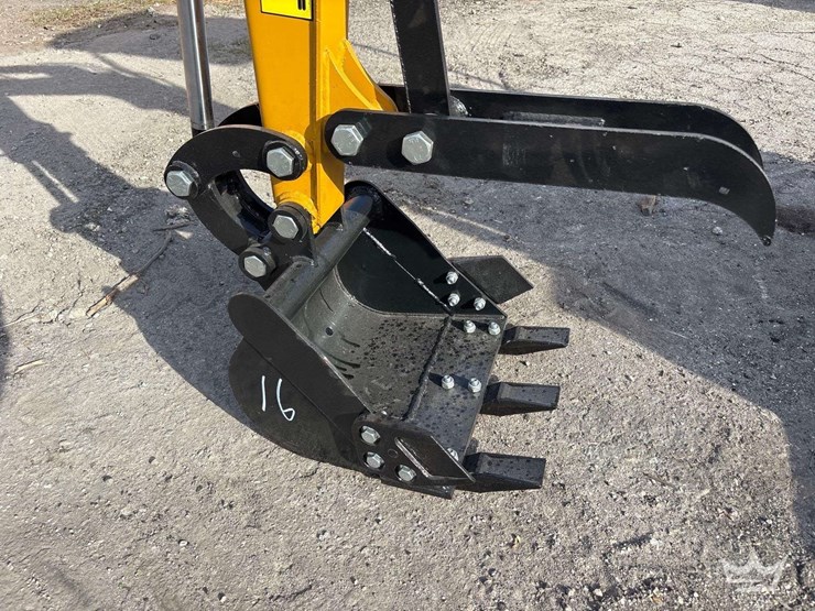 2026-cfg-industrial-h13r-mini-excavator-image-7