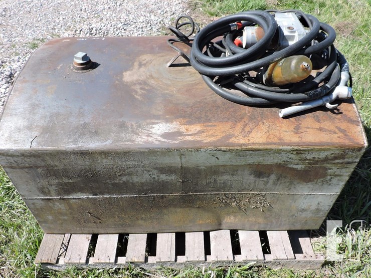 transfer-tank-w/12-volt-pump,-approximately-130-ga-image-1