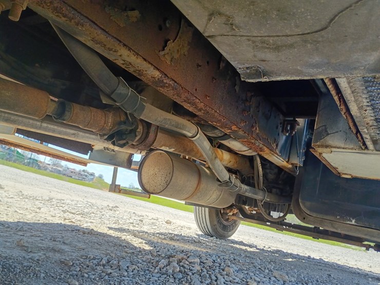 #24215-•-1999-gmc-c7500-bucket-truck-image-134