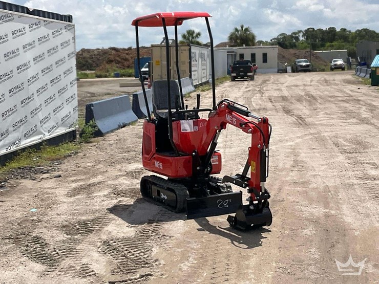 2025-me15-mini-excavator-image-2