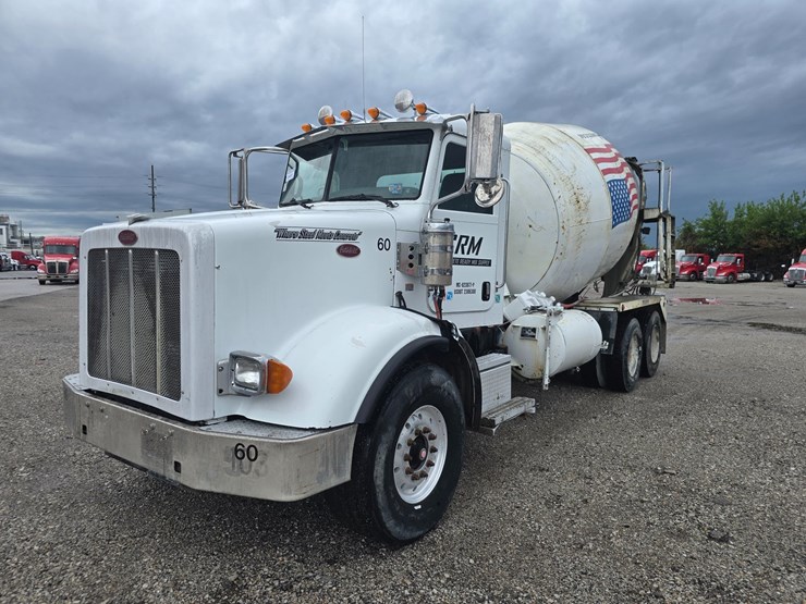 2009-peterbilt-365-image-1