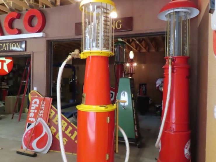 correct-measure-company-10-galloon-upright-visible-gas-pump-with-shell-milk-glass-globe-image-3