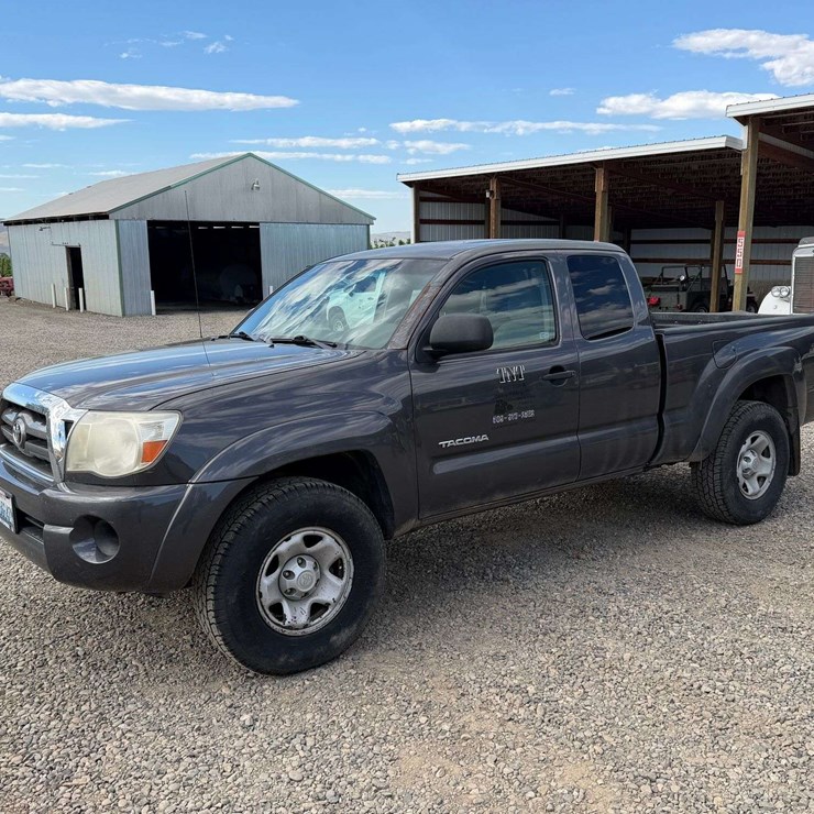 2010 TOYOTA TACOMA