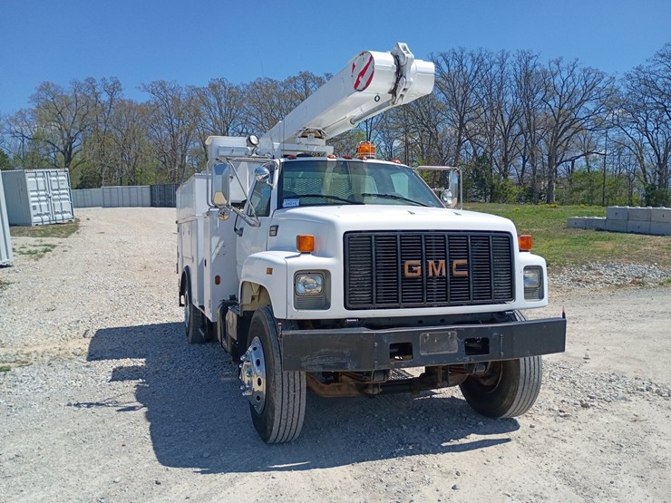 #24215-•-1999-gmc-c7500-bucket-truck-image-14