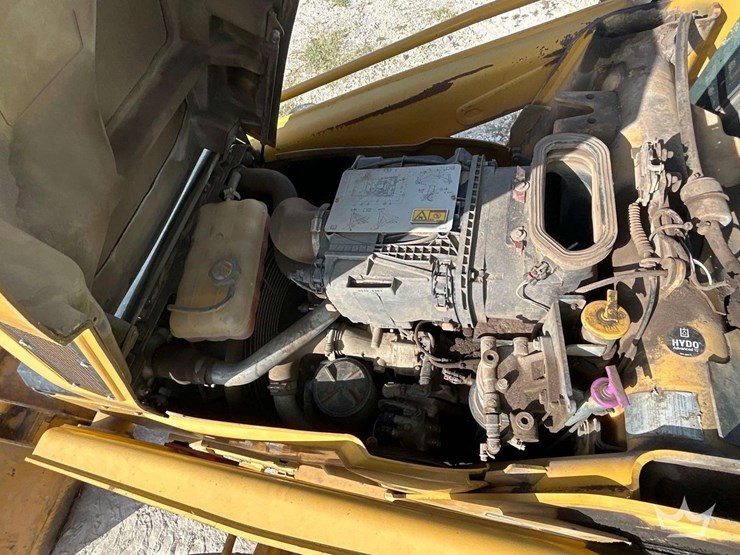 2014-caterpillar-420f-image-11