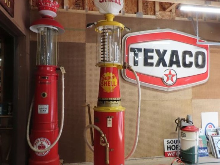 correct-measure-company-10-galloon-upright-visible-gas-pump-with-shell-milk-glass-globe-image-8