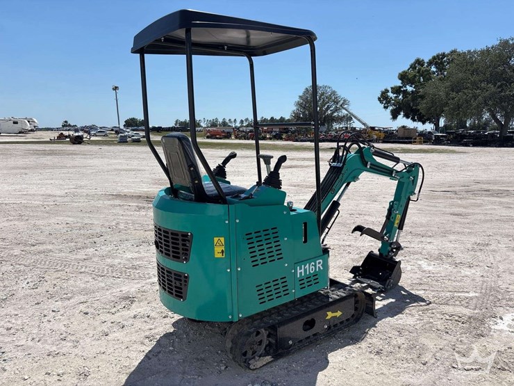 2026-cfg-industrial-h16r-mini-excavator-image-3