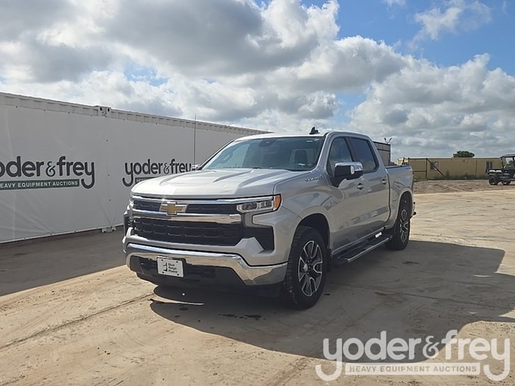 2022-chevrolet-1500-image-1