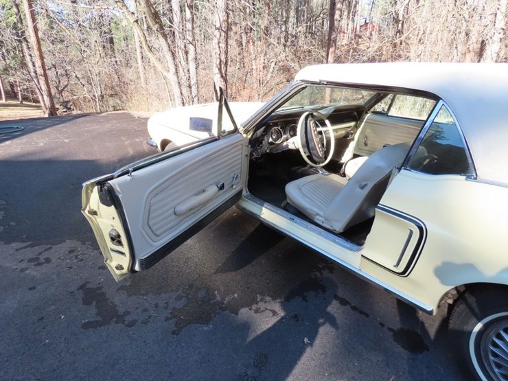 1968-ford-mustang-convertible-image-26