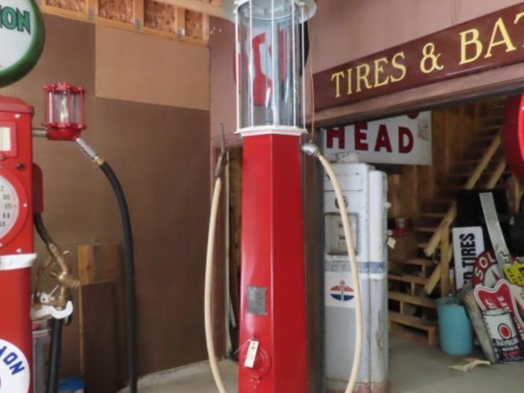 wayne-upright-visible-10-gallon-gas-pump-with-texaco-globe-image-9