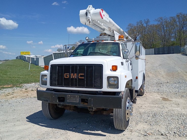 #24215-•-1999-gmc-c7500-bucket-truck-image-16