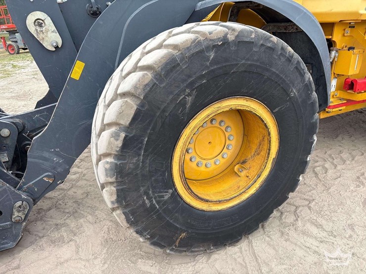 2019-deere-544l-image-45