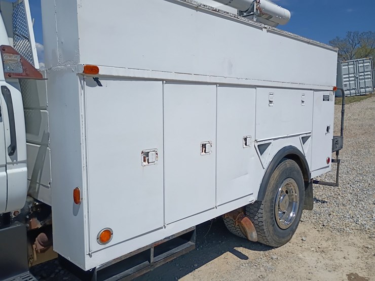#24215-•-1999-gmc-c7500-bucket-truck-image-67