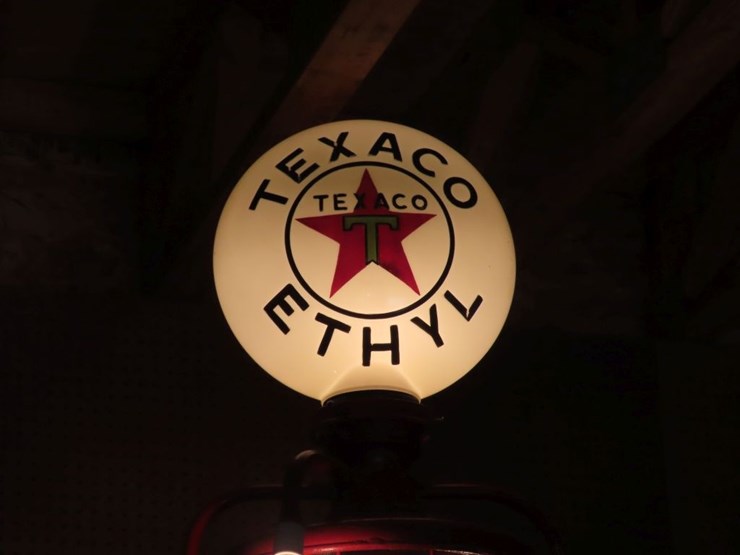fry-"mae-west"-upright-visible-gas-pump-with-rare-texaco-ethyl-globe-image-6